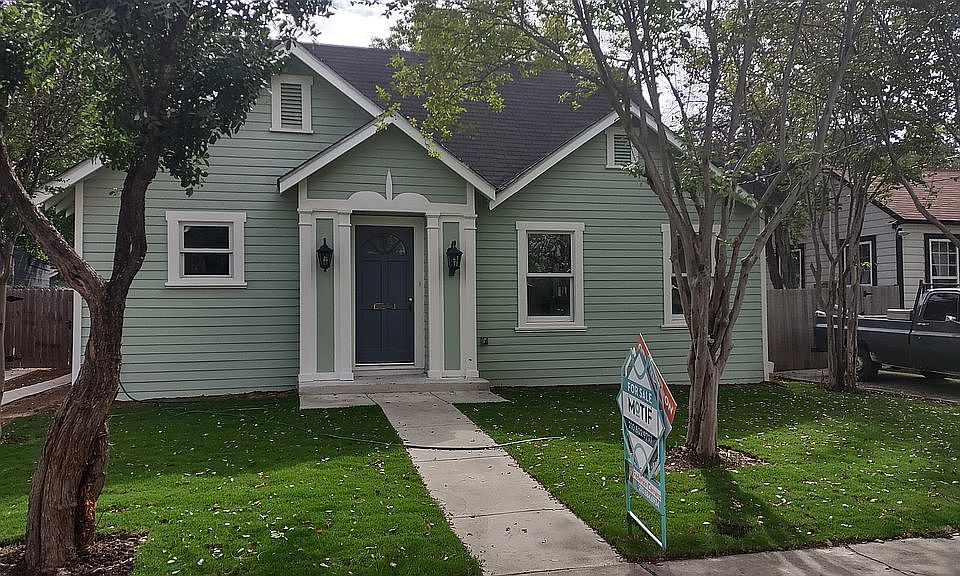 1st image of 1530 W Gramercy Pl