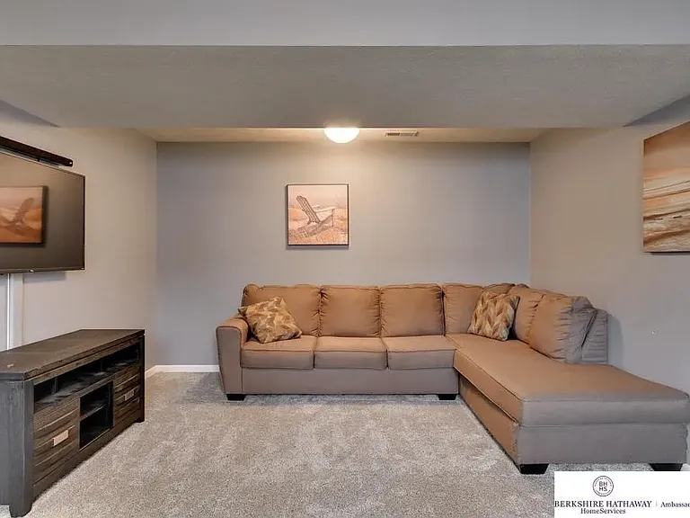 16918 Redman Ave — Photo 14