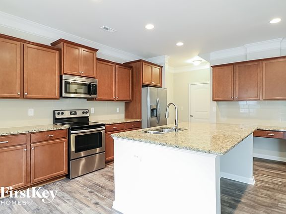 5th image of 58 Creststone Ct