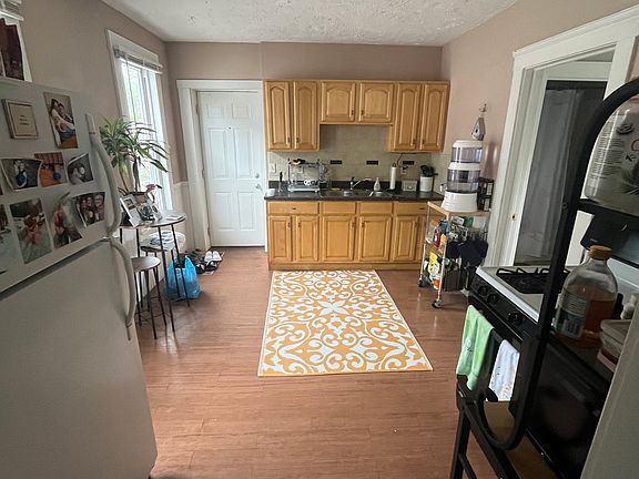 5th image of 2527 Thurman Ave #1