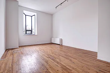 Rented by Urbane Brokerage