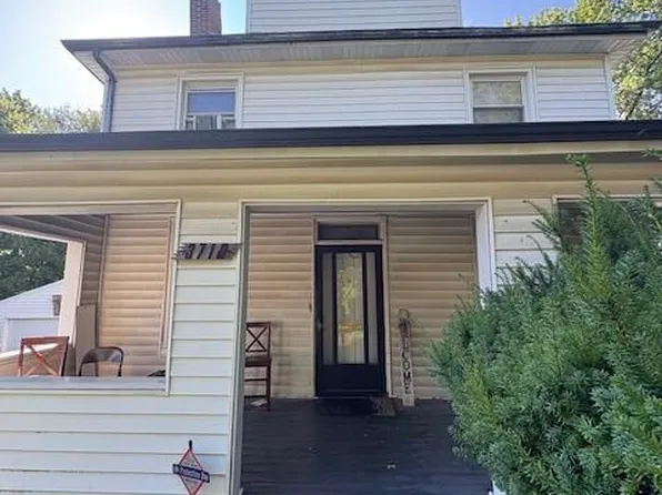 3710 Pine Grove Ave, Saint Louis, MO 63121