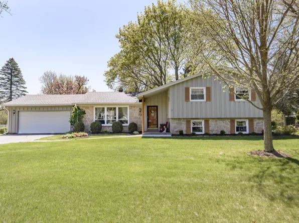 17865 Elm Terrace CIRCLE, Brookfield, WI 53045