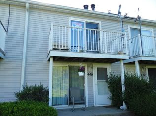 440 Meadow Green Ln, Round Lake Beach, IL