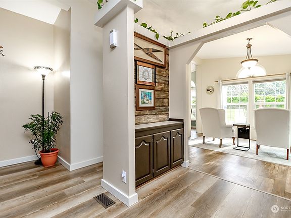 5th image of 15311 124th Avenue Ct E
