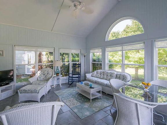 5th image of 5621 Royal Dublin Dr