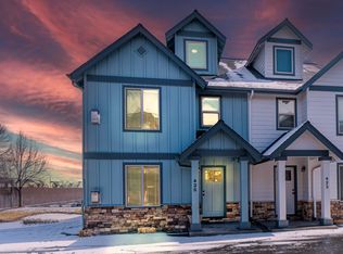 425 NW 25th St, Redmond, OR 97756