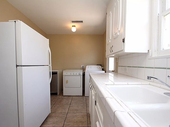 4th image of 322 N Cordova St