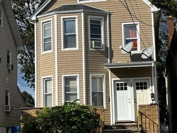 204 Demott Ave, Clifton City, NJ 07011