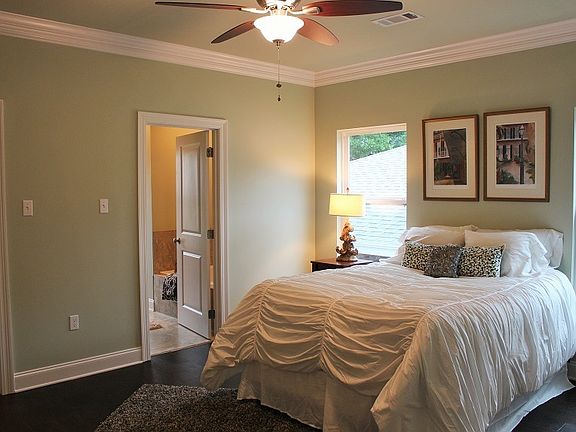 5th image of 1526 Burbank Dr