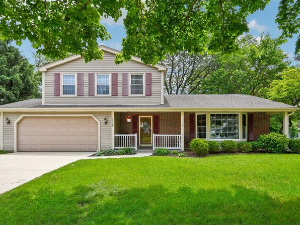 1528 Aztec Cir, Naperville, IL 60563