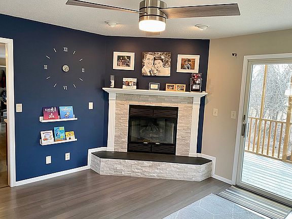 Gas fireplace