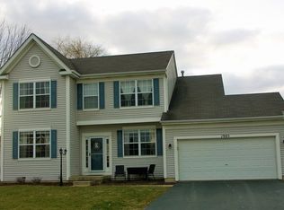 1905 Trappers Ct, McHenry, IL 60050