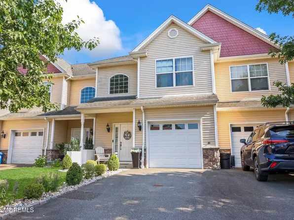 100 Pine St 9, Lakehurst, NJ 08733