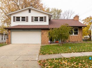 3216 Christine Dr, Lansing, MI 48911