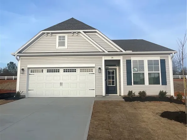 30 Halsey St, Central, SC 29630