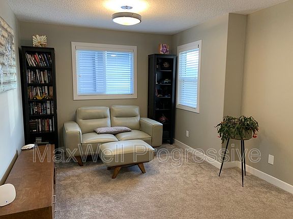 5th image of 143 Awentia St