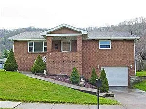 232 Patricia Ave photo 1