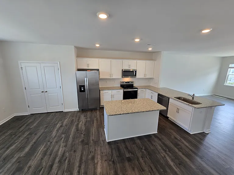 803 Washington St — Photo 10