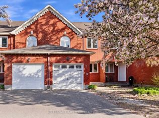 25 Robarts Cres, Ottawa, ON K2L 3Z4