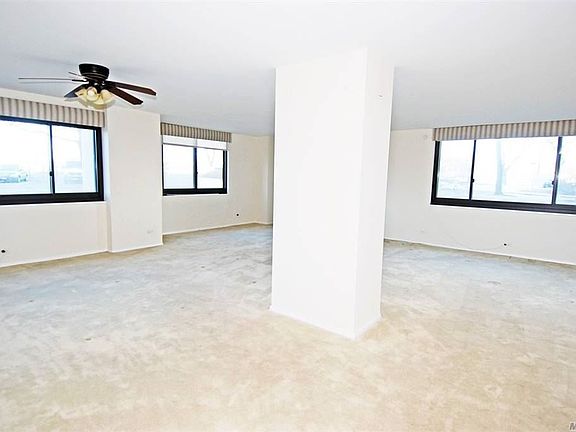 2nd image of 26910 Grand Central Pkwy APT 1N