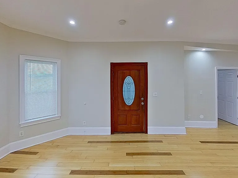 9 Landor Rd #3 — Photo 1