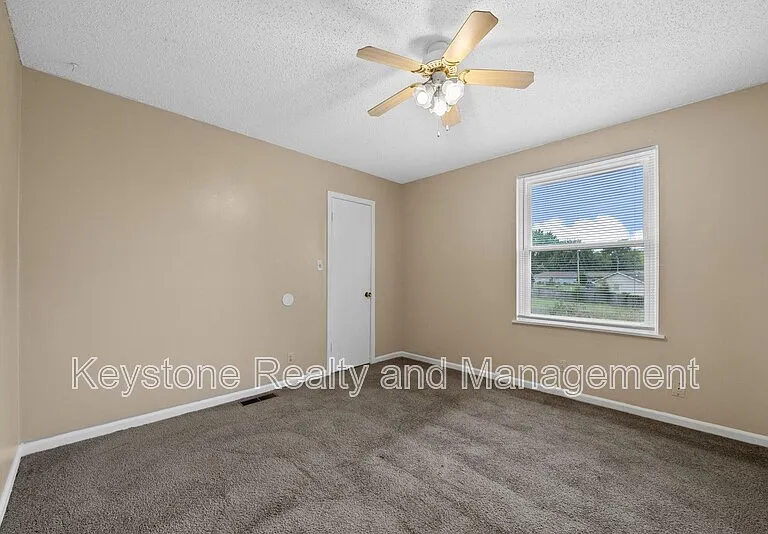 1070 Pembroke Oak Grove Rd #27 — Photo 9