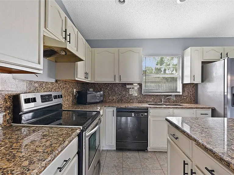 568 Kingfisher Dr — Photo 6