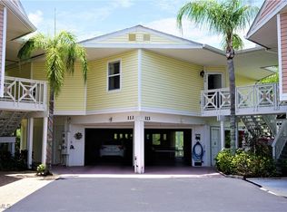 950 Moody Rd APT 113, North Fort Myers, FL 33903