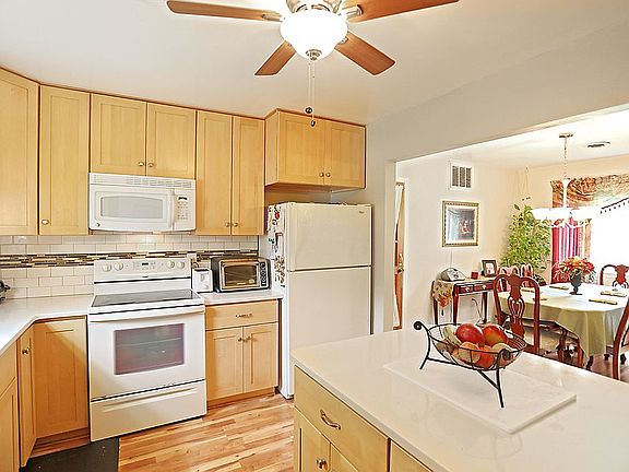 2nd image of 372 Green Meadows Dr