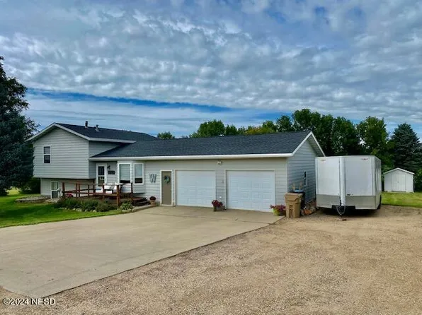 44776 German Dr, Watertown, SD 57201