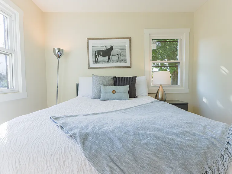 25 Van Duzen Pl #1 — Photo 16