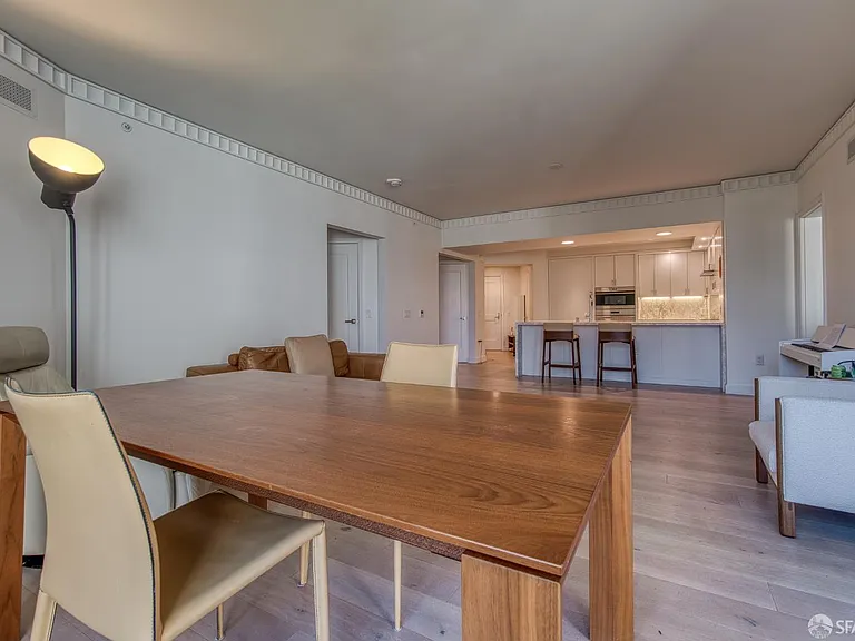 875 California St #403 — Photo 34