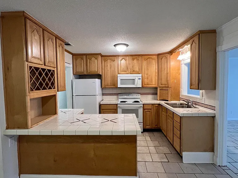 103 Ralph Dr — Photo 7