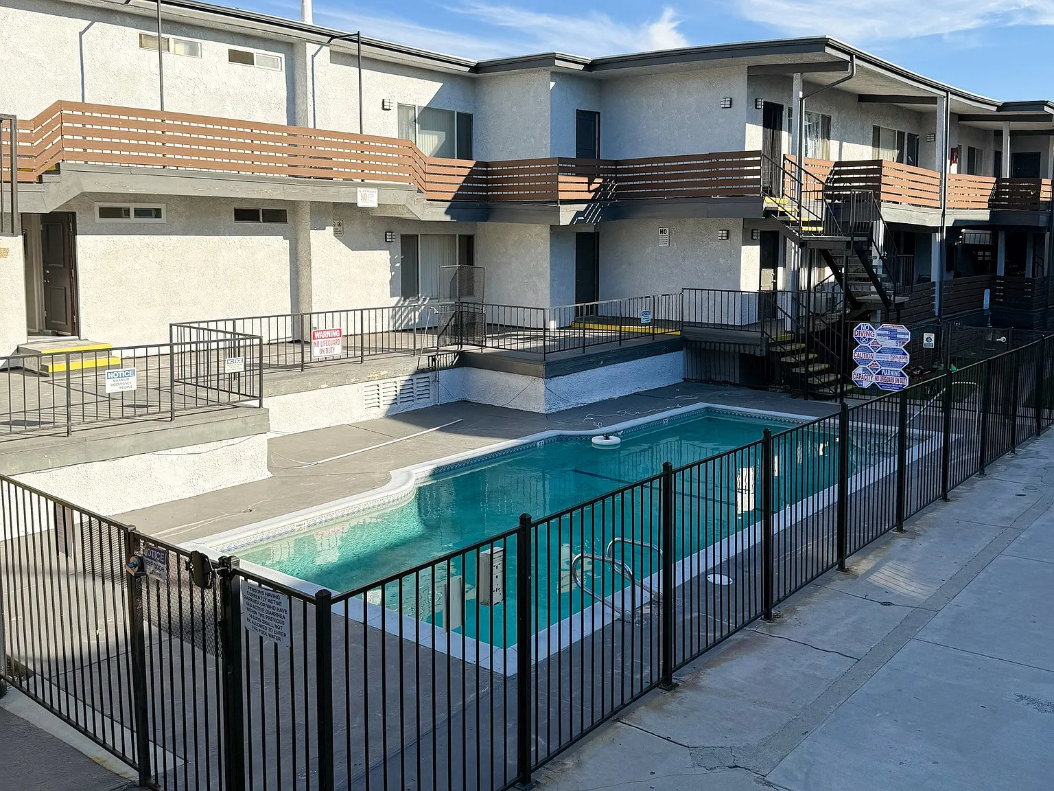 Saticoy Gardens — Photo 2
