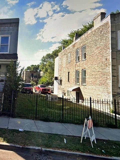 1st image of 1522 S Homan Ave