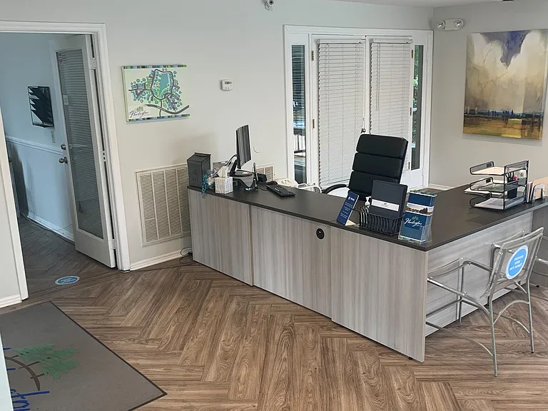 Huntington Apartments — Photo 19