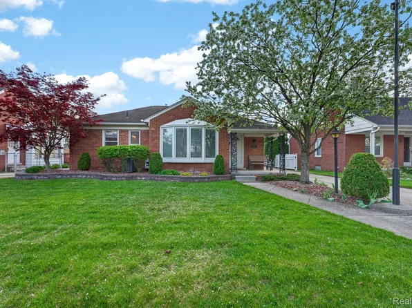 2315 19th St, Wyandotte, MI 48192