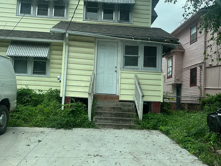 1215 SW Washburn Ave — Photo 18