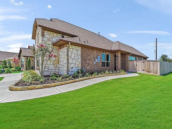 3rd image of 2215 Rose Manor Ct