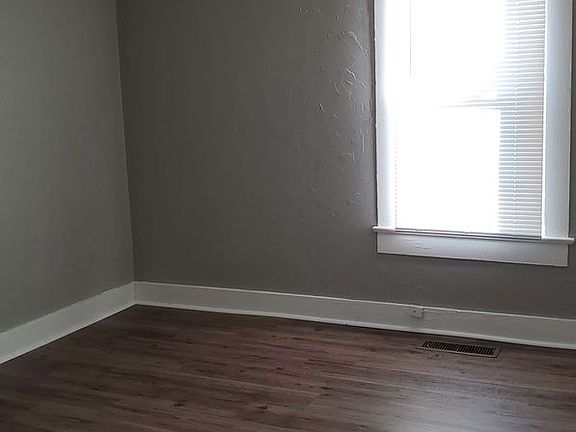 5th image of 245 Orchard St