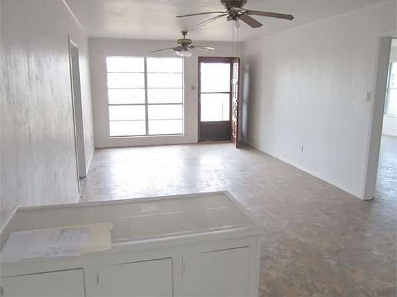 4th image of 1616 Mary Ann St