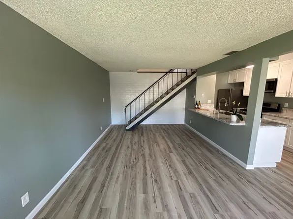 227 Mahan Ct APT 3, Roseville, CA 95678