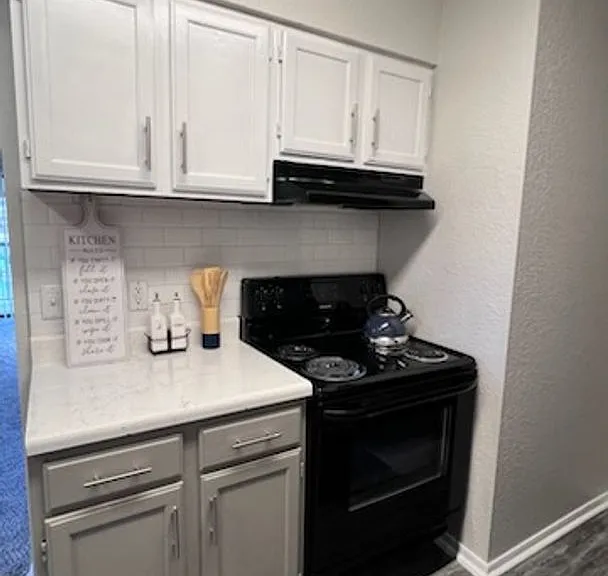 Hickory Grove Apartments — Photo 6