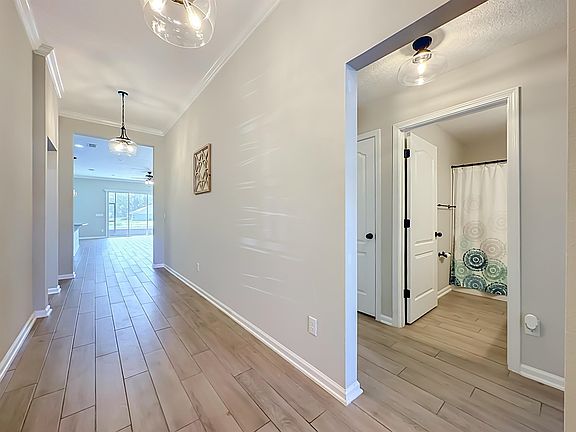 4th image of 211 Codona Glen Dr