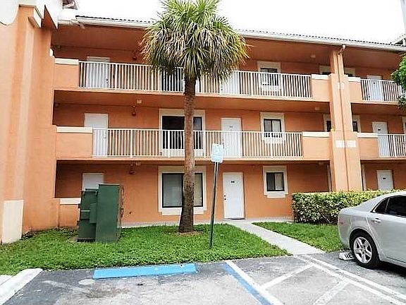 3rd image of 6900 SW 39th St APT 109K