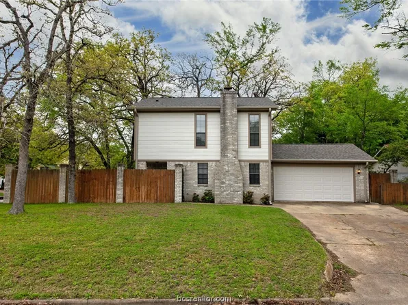 3100 Forestwood Dr, Bryan, TX 77801