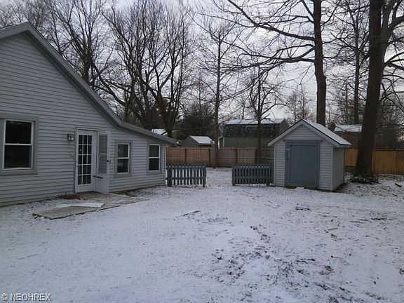 3rd image of 1597 Grove Ave