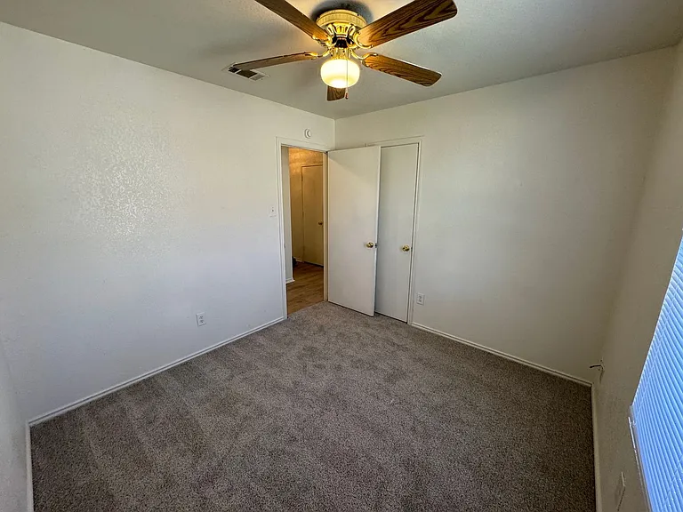 4600 Greyhound Dr — Photo 21