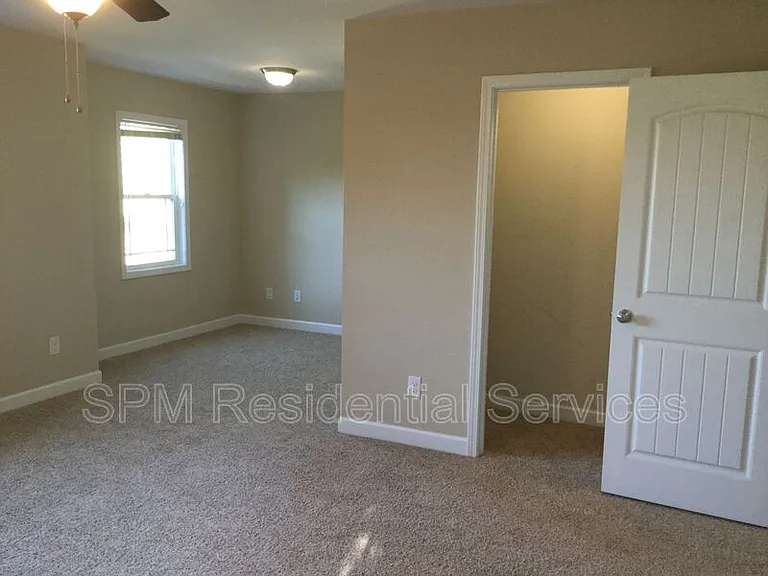 748 Chadwick Shores Dr — Photo 22